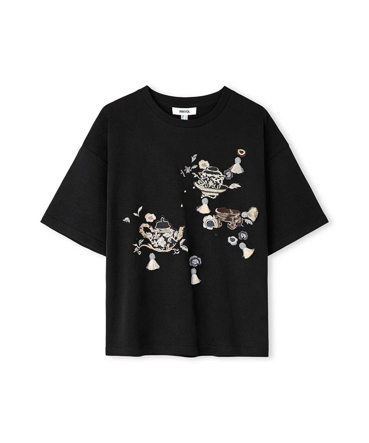 Zoomed Embroidered Fringed T-Shirt