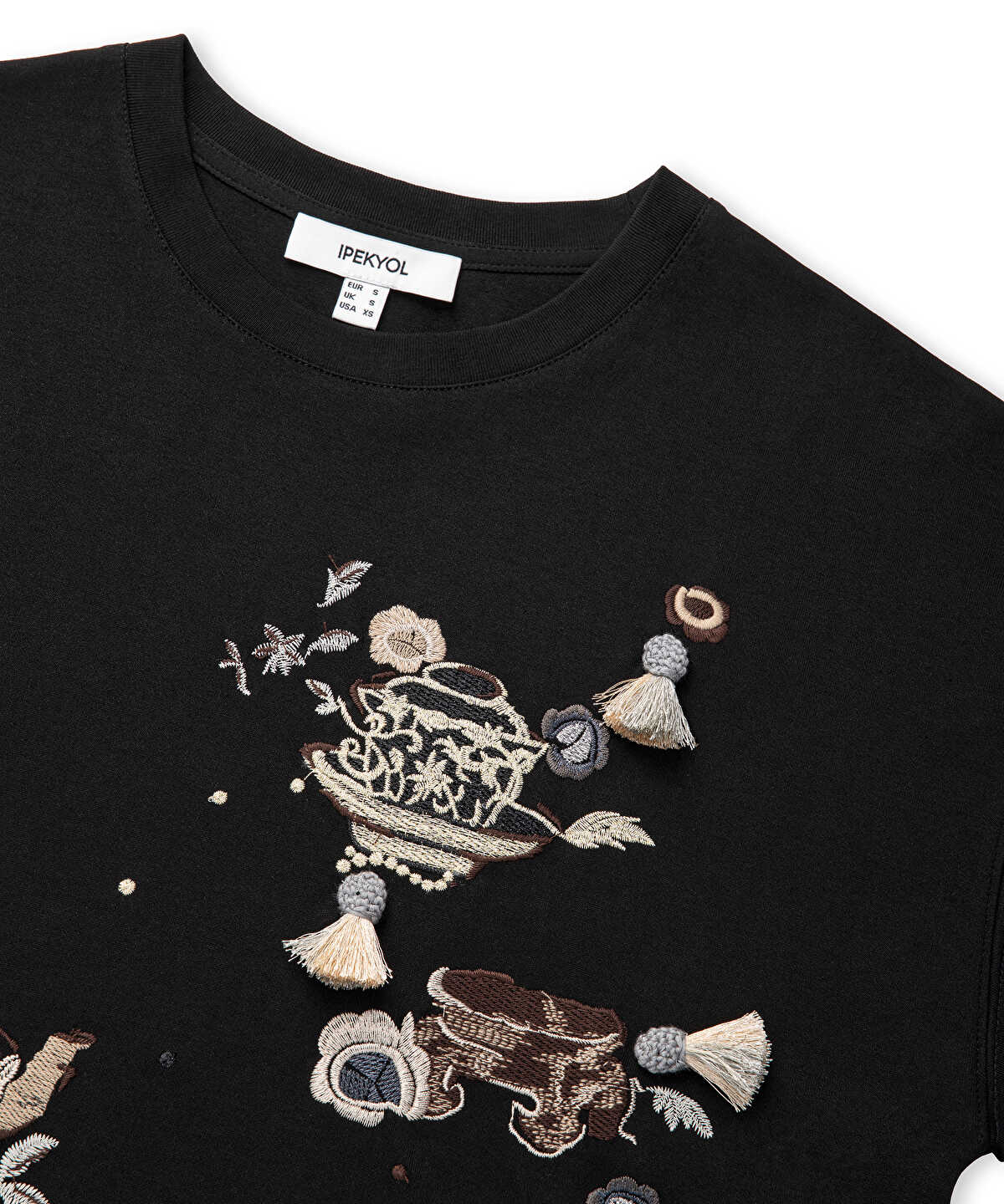 Zoomed Embroidered Fringed T-Shirt