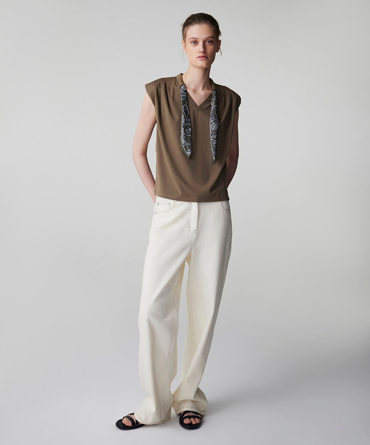 Zoomed T-Shirt with Printed Scarf