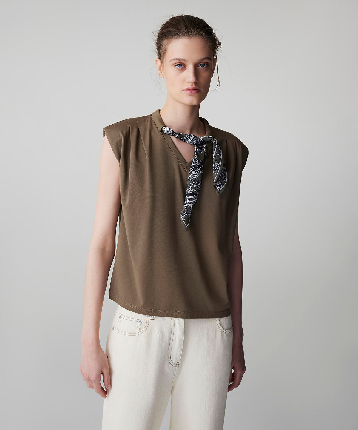 Zoomed T-Shirt with Printed Scarf