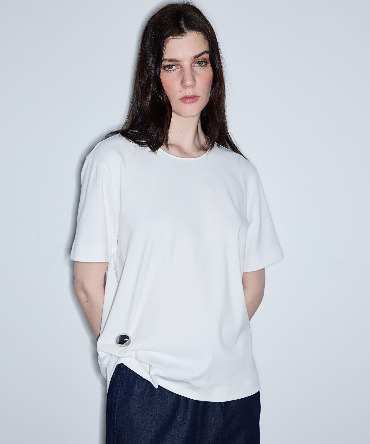 Zoomed Asymmetric T-Shirt with Accessory