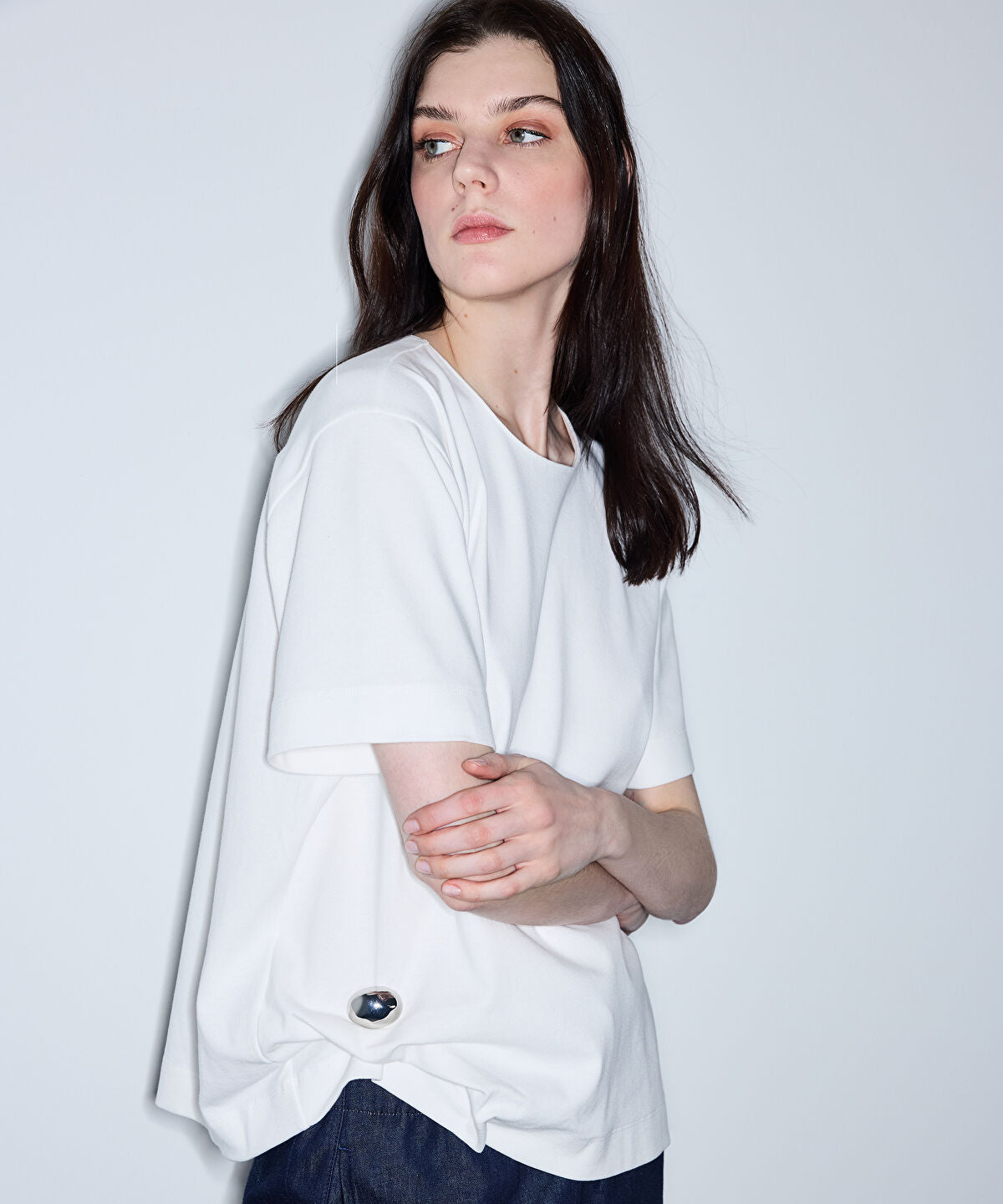 Zoomed Asymmetric T-Shirt with Accessory