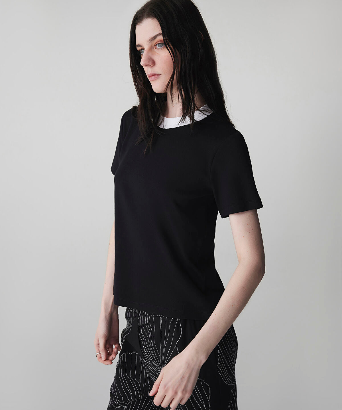 Contrast Collar Color-Block T-Shirt