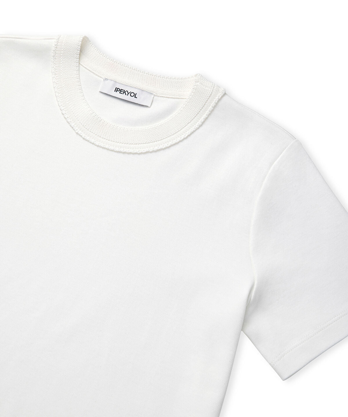 Zoomed Contrast Collar Color-Block T-Shirt