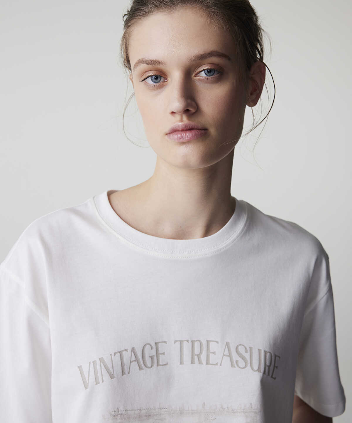Zoomed Caviar Beaded T-Shirt