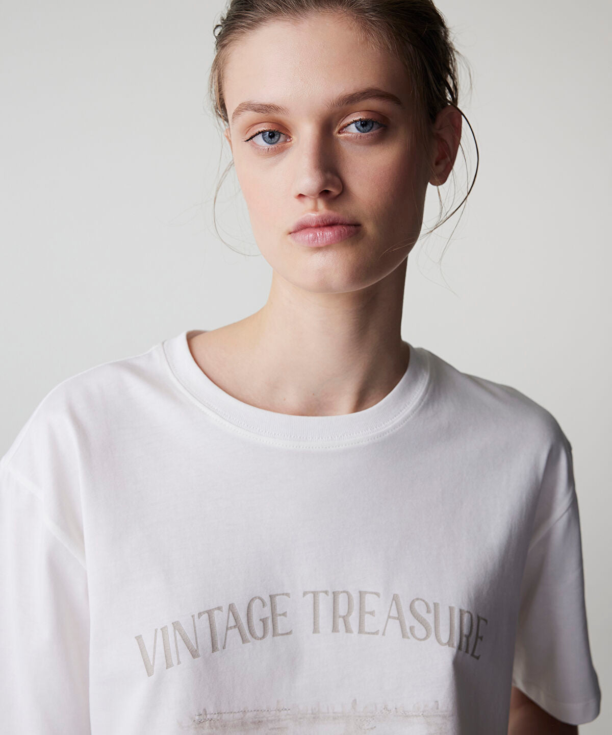 Zoomed Caviar Beaded T-Shirt