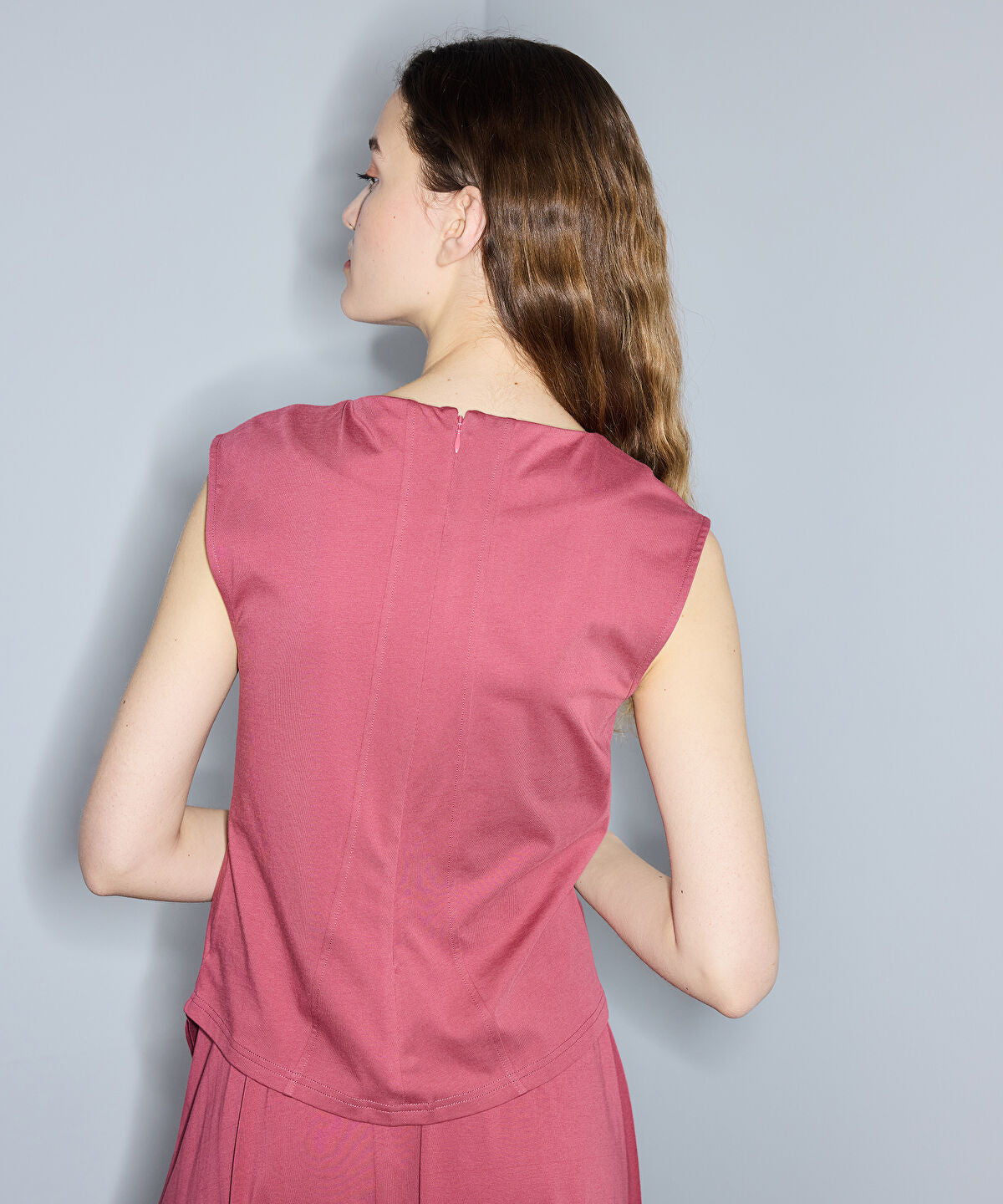Zoomed Asymmetric T-Shirt with Floral Applique