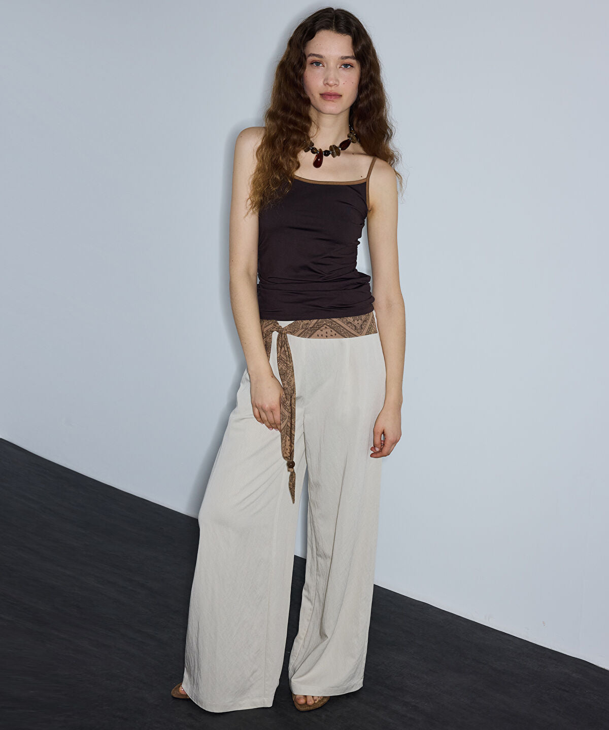 Zoomed Contrast Trim T-Shirt