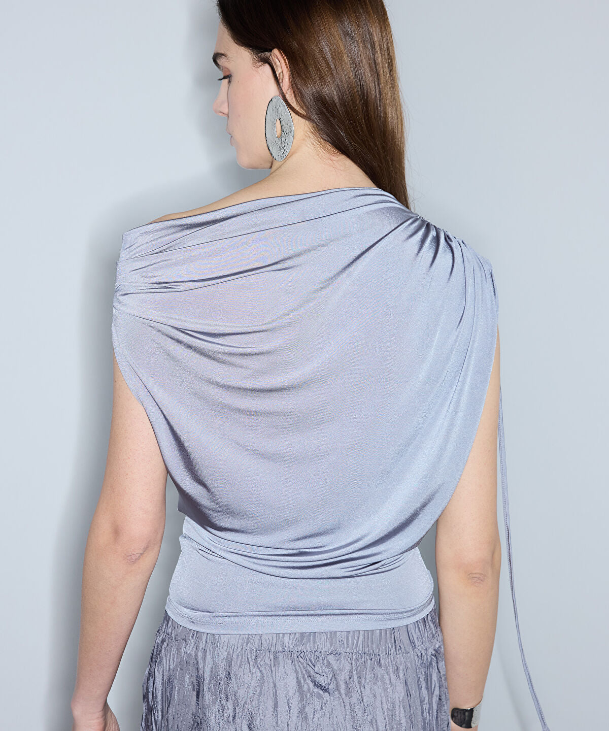 Zoomed Asymmetric Gathered T-Shirt