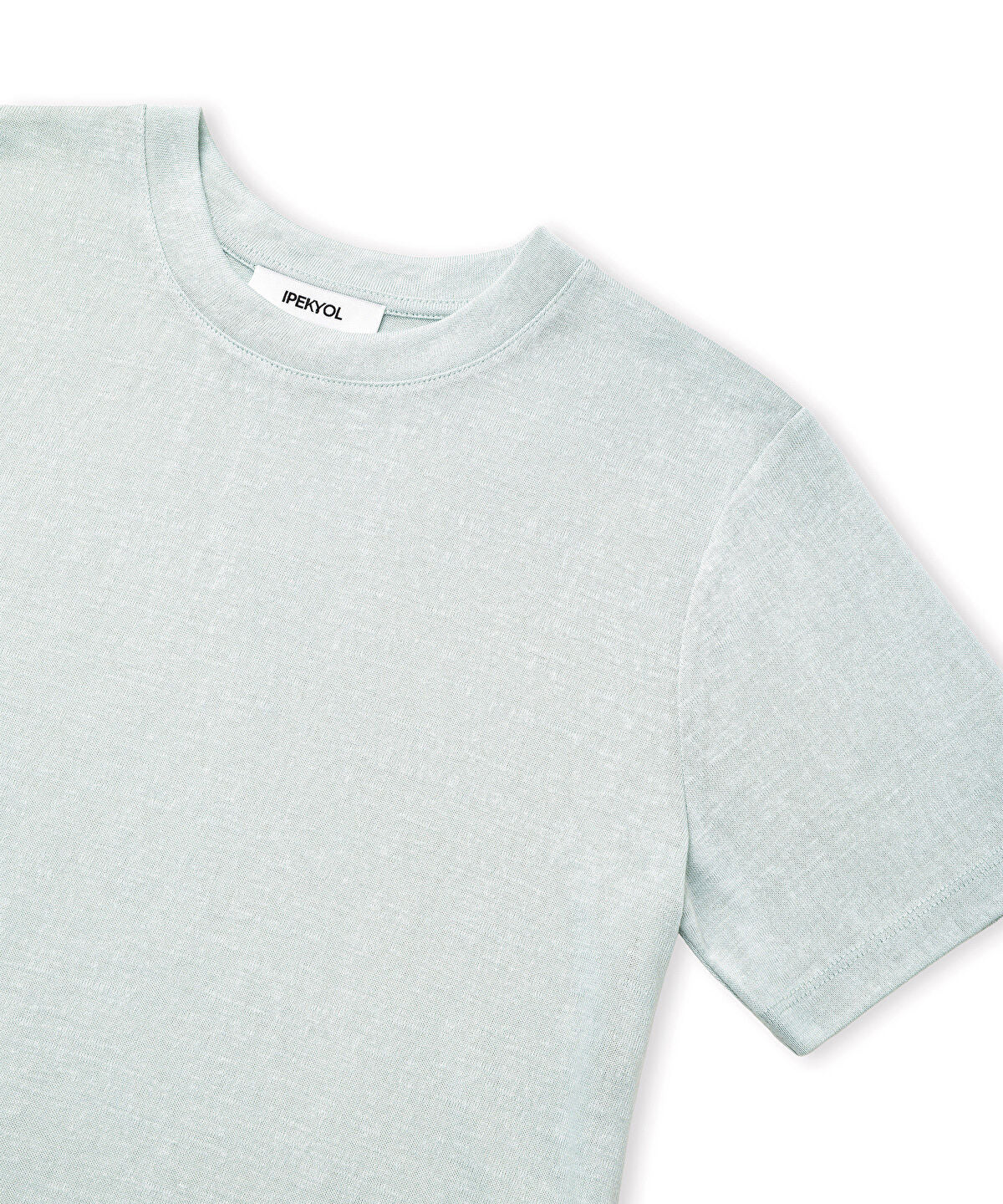 Zoomed Basic T-Shirt