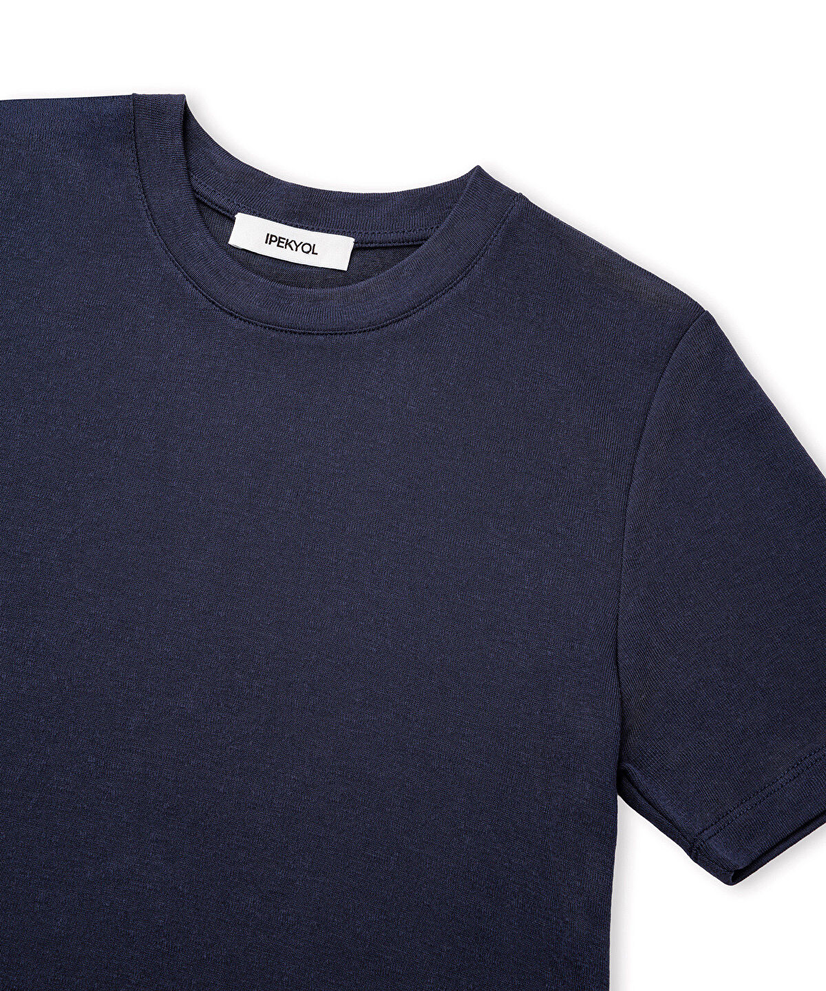 Zoomed Basic T-Shirt