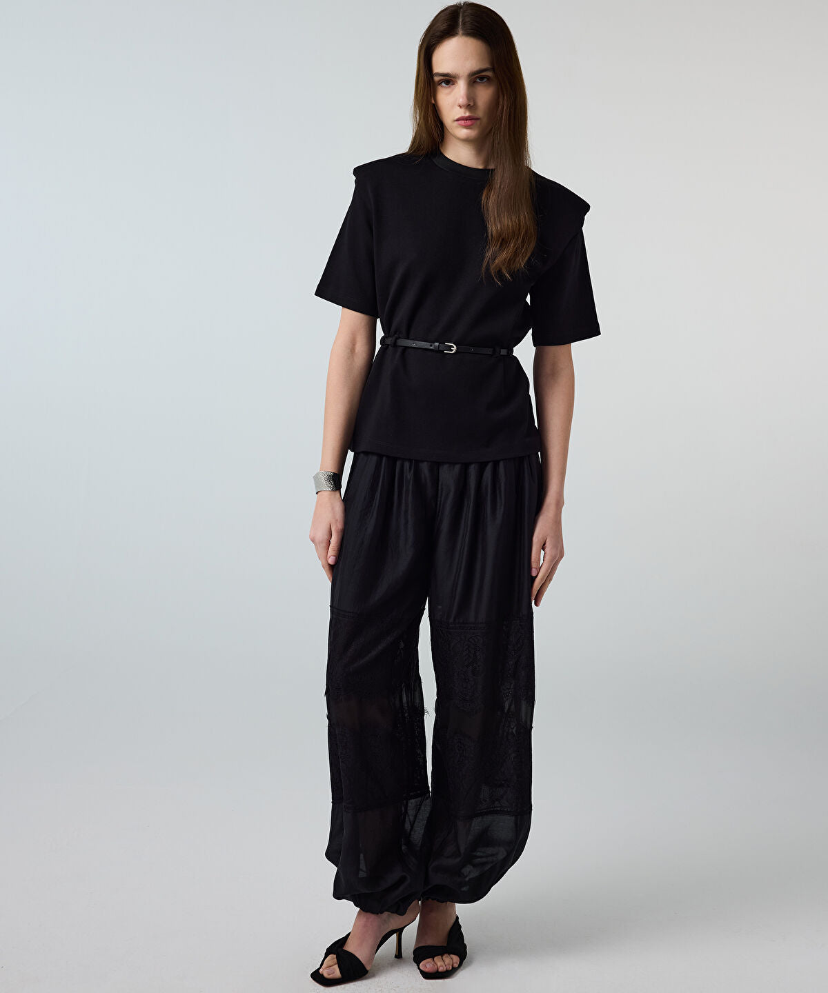 Zoomed Belted Crew Neck T-Shirt