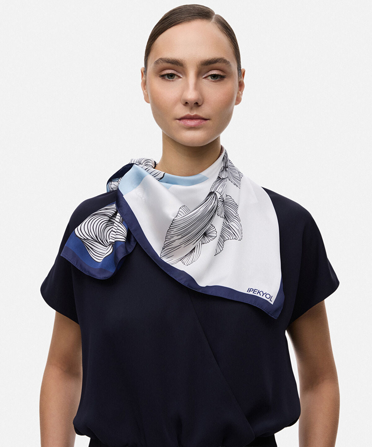 Zoomed Printed Color-Block Scarf