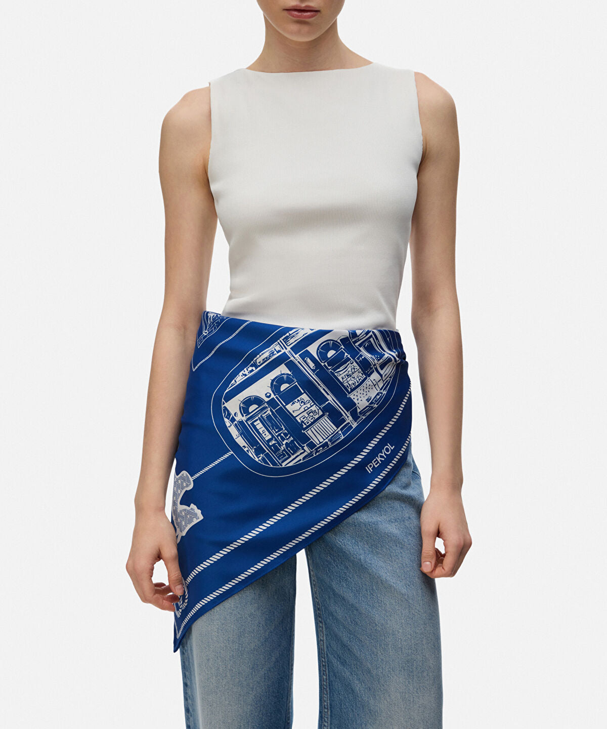 Zoomed Printed Scarf
