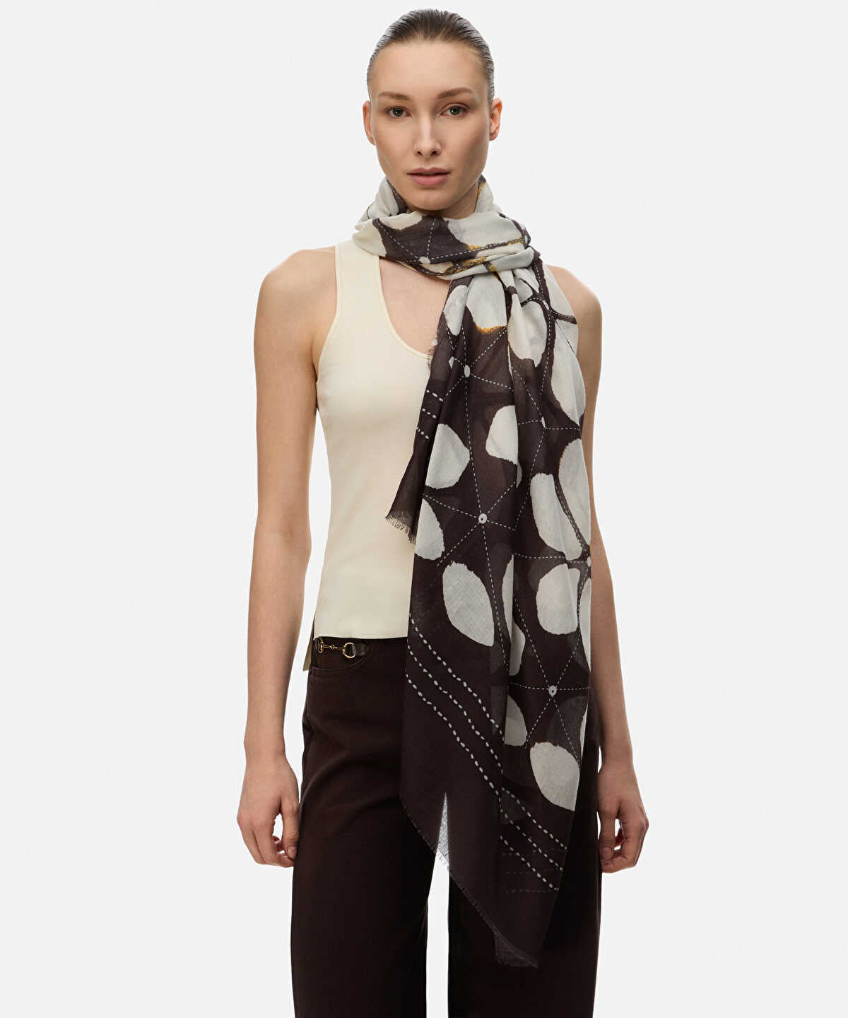 Zoomed Printed Shawl