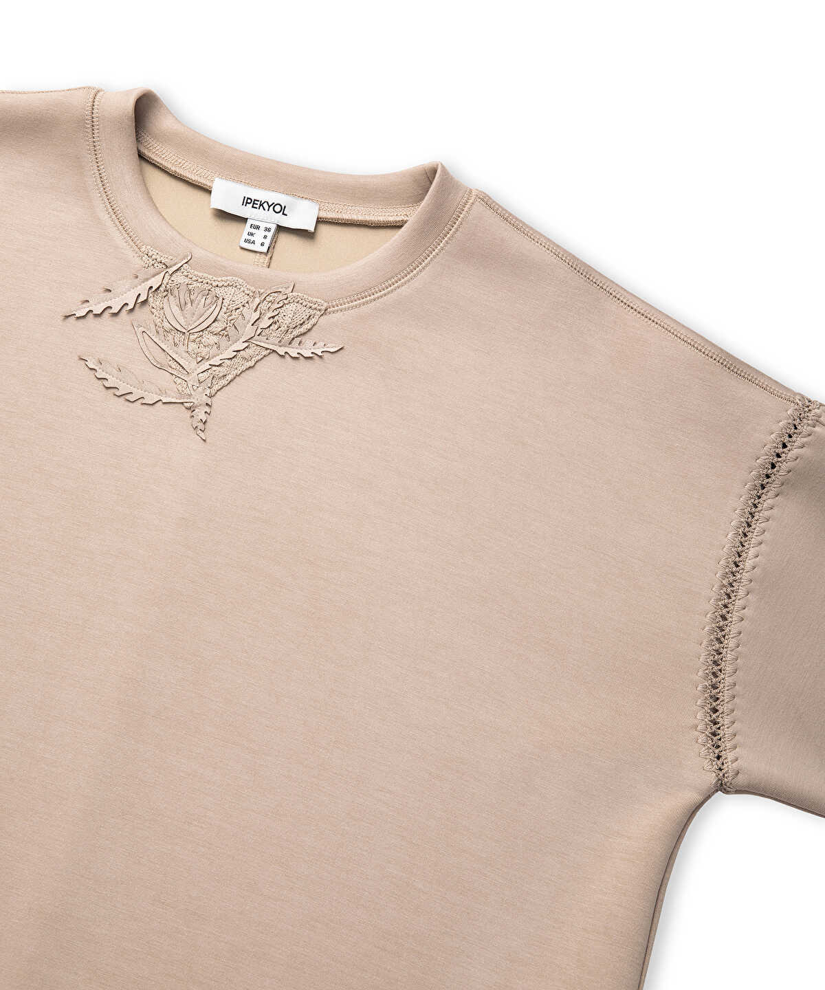 Zoomed Floral Applique Sweatshirt