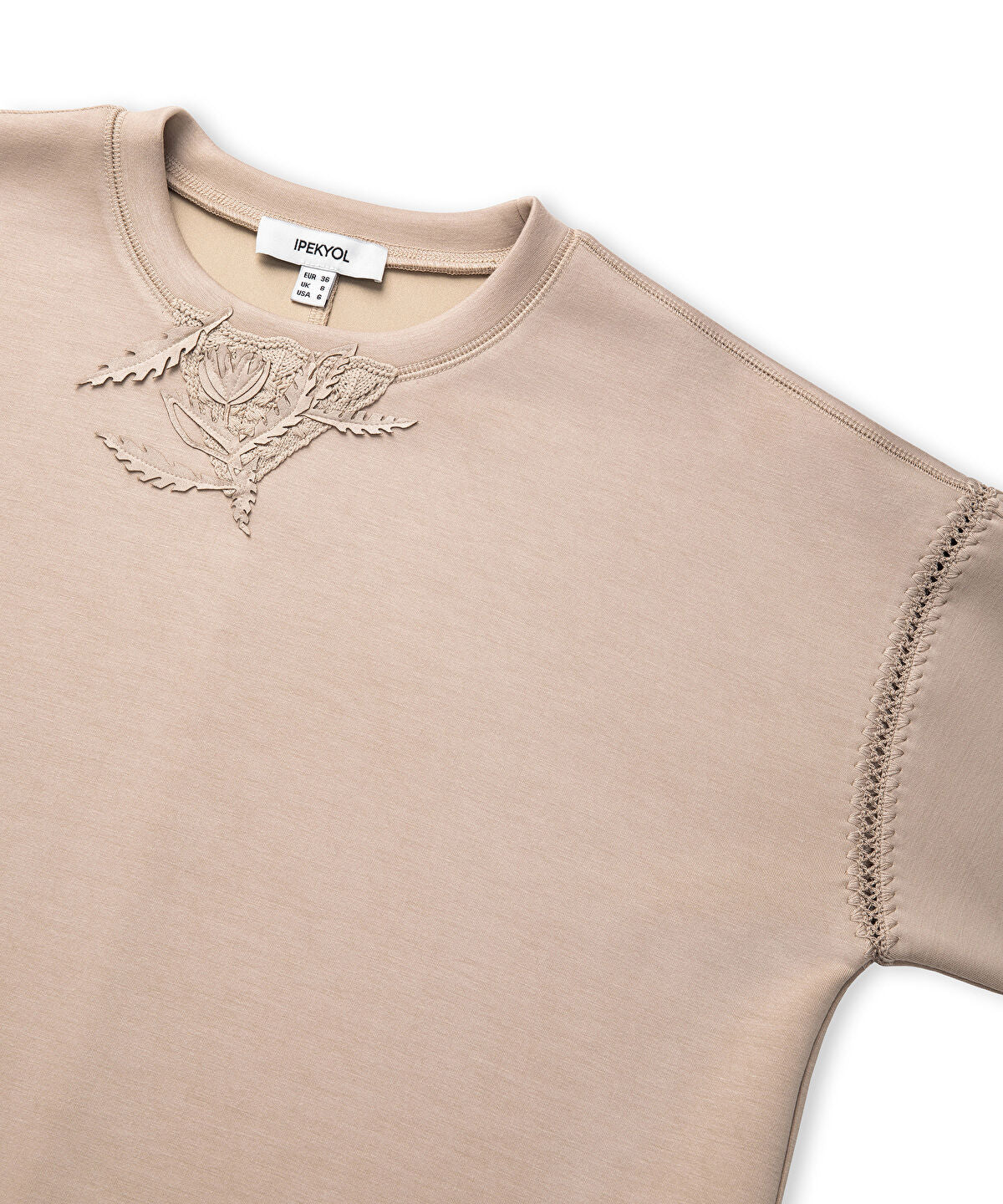 Zoomed Floral Applique Sweatshirt