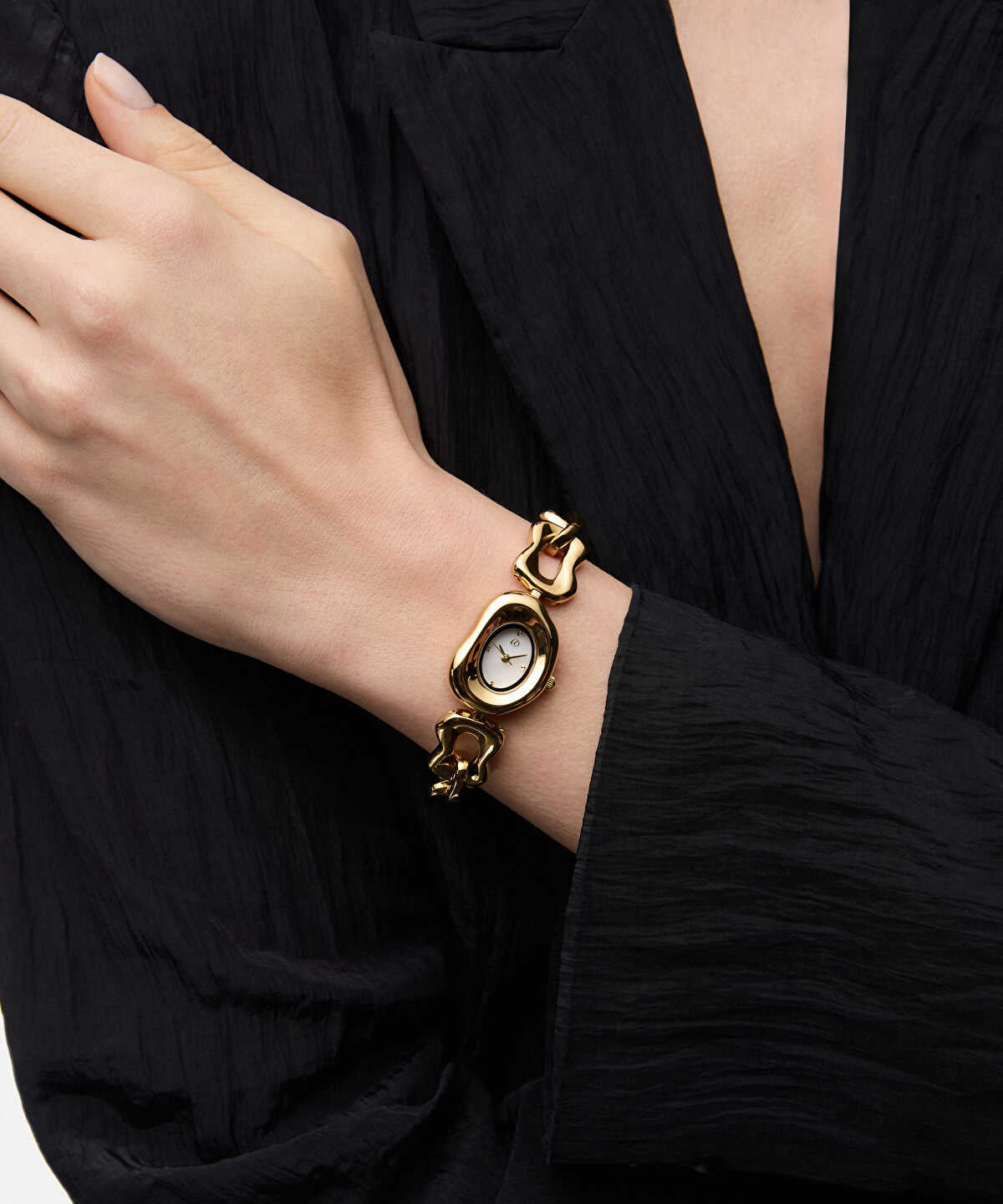 Zoomed Multi-Piece Metal Strap Watch