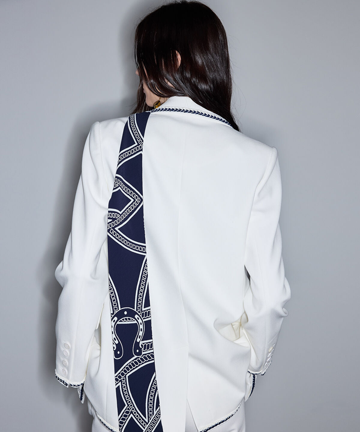 Zoomed Contrast Trim Double-Breasted Blazer