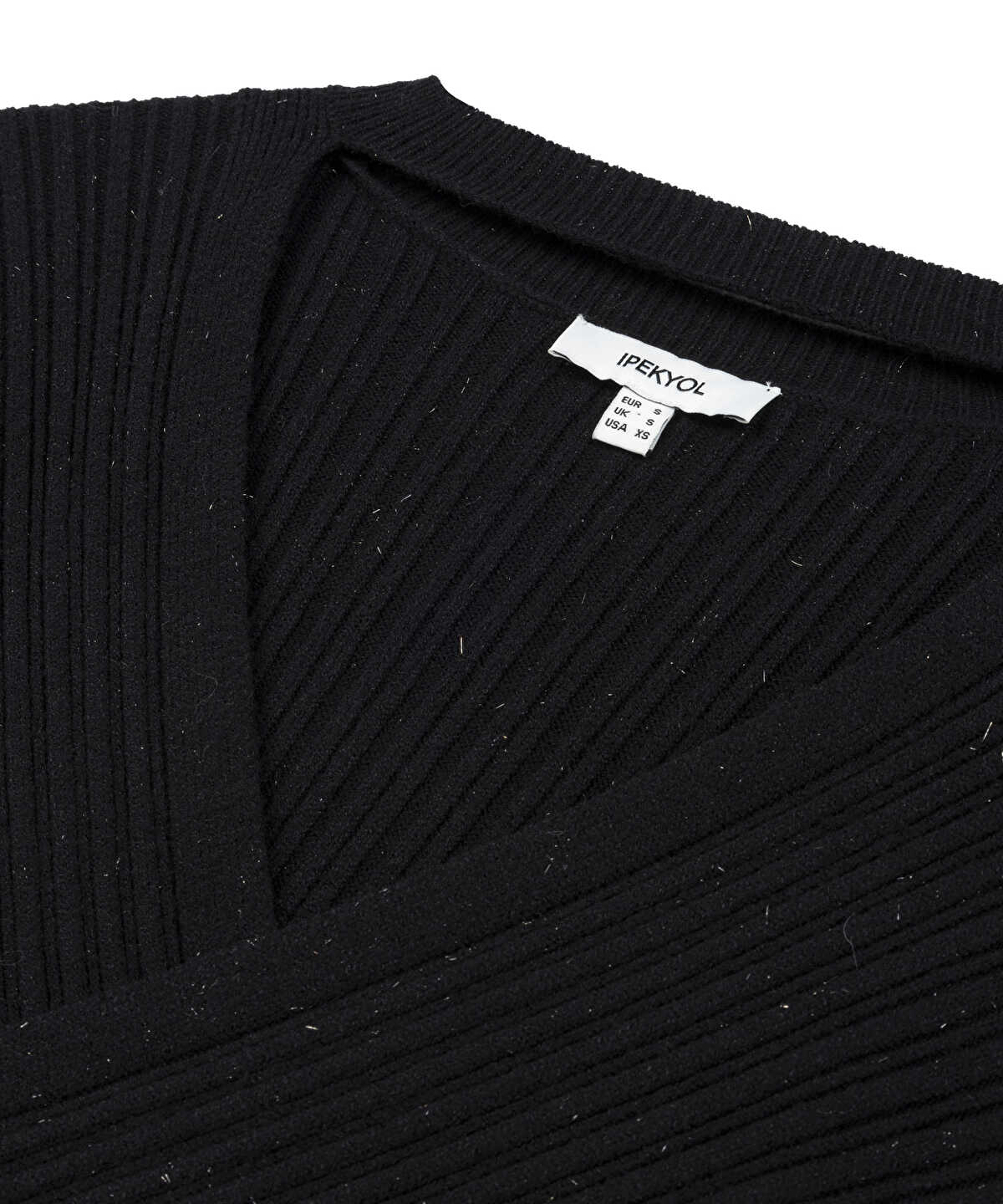 KNITWEAR