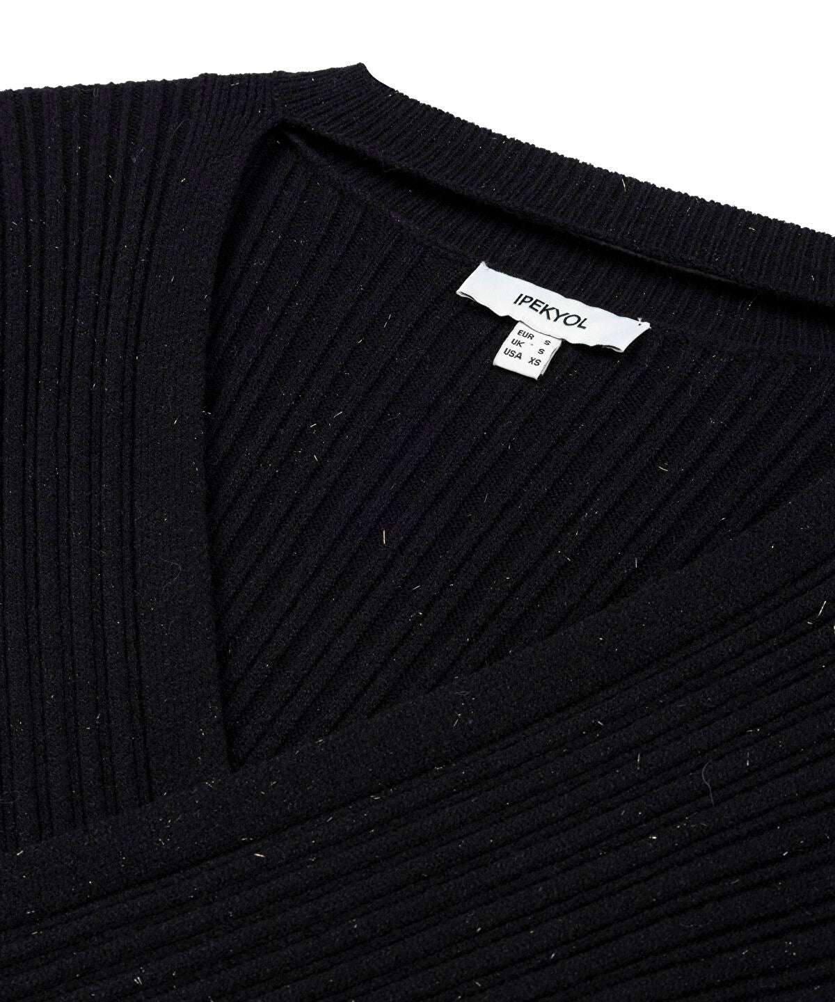 KNITWEAR