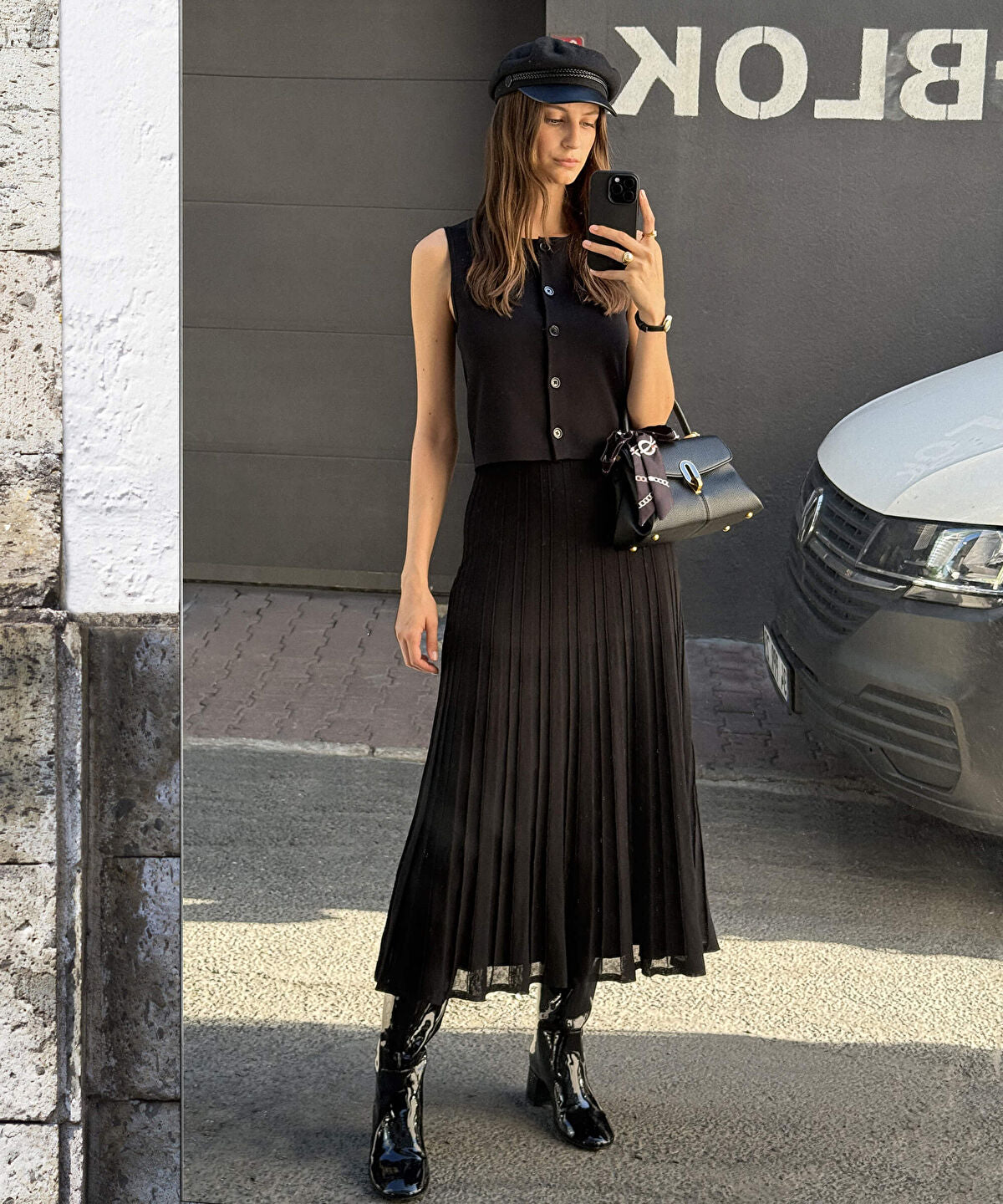 Zoomed Pleated Knit Midi Dress