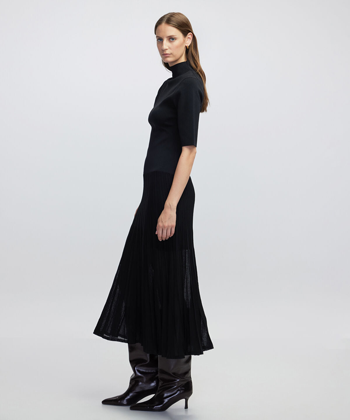 Zoomed Pleated Knit Dress