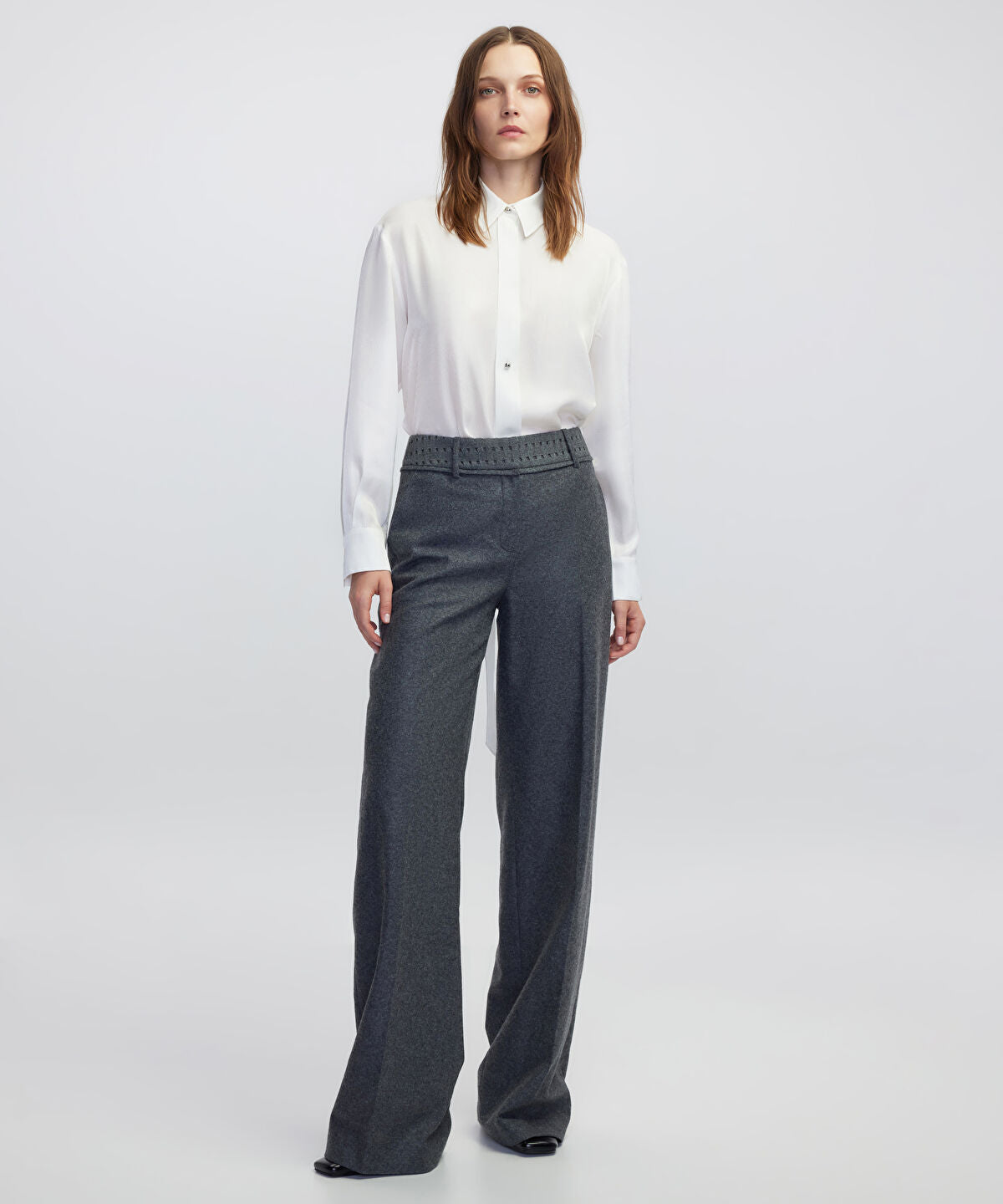 Zoomed Cutout Trousers