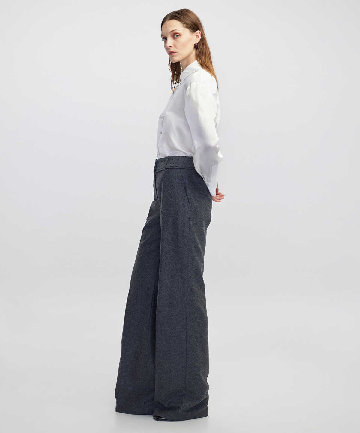 Zoomed Cutout Trousers