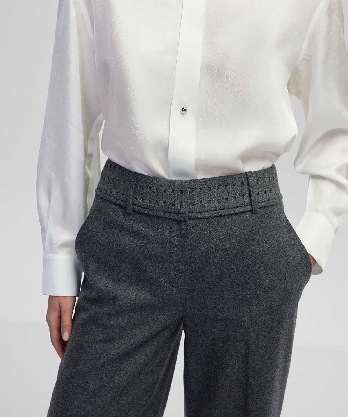 Zoomed Cutout Trousers
