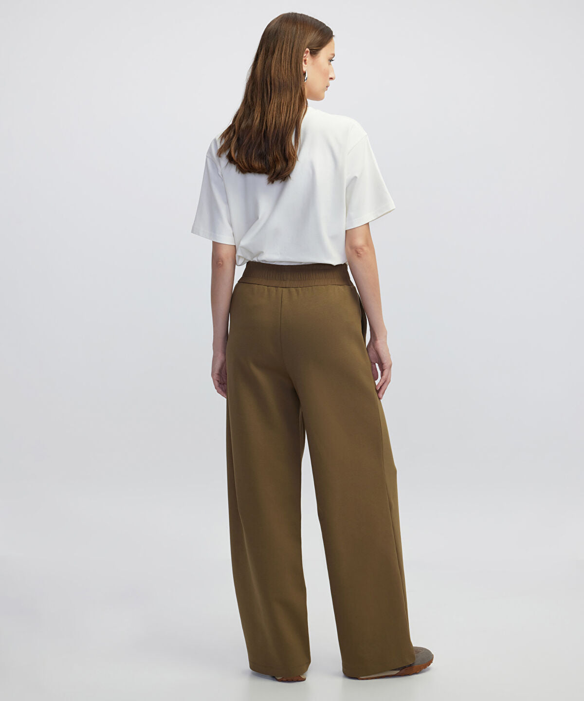 Zoomed Elastic Waist Wide-Leg Trousers