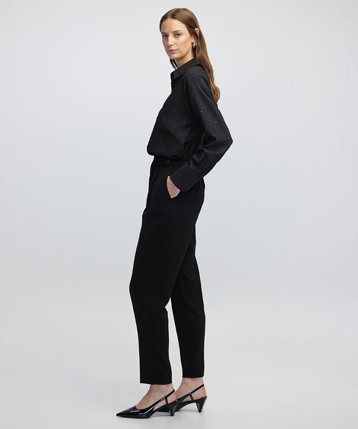 Elastic Waist Carrot Trousers
