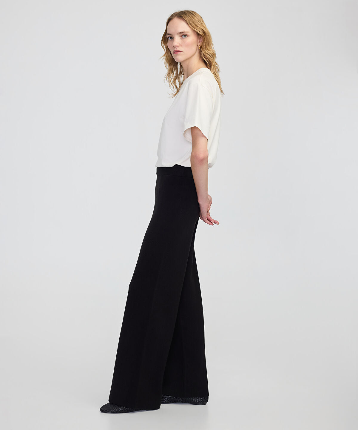 Zoomed Wide-Leg Knit Trousers with Elastic Waist