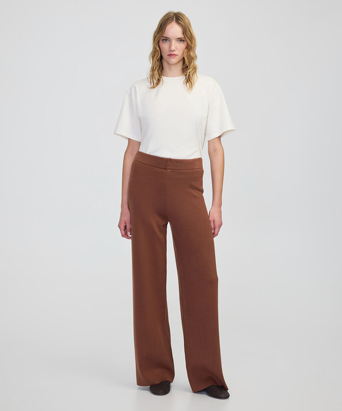 Zoomed Wide-Leg Knit Trousers with Elastic Waist