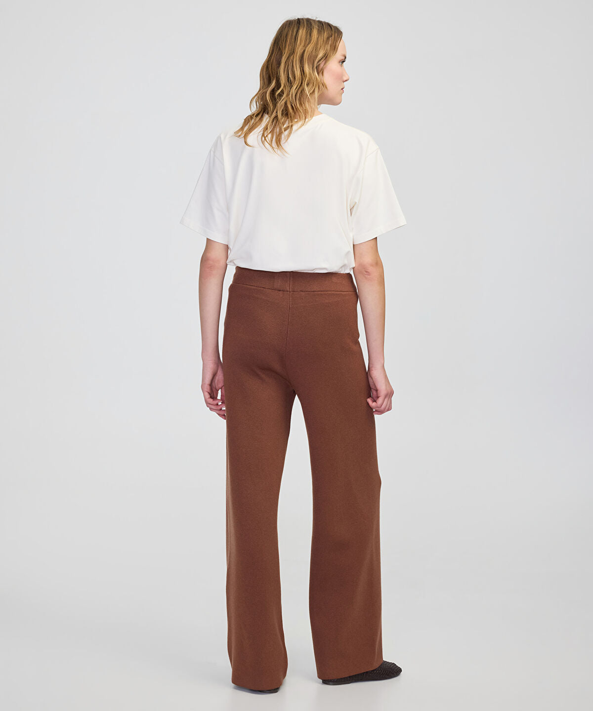 Zoomed Wide-Leg Knit Trousers with Elastic Waist