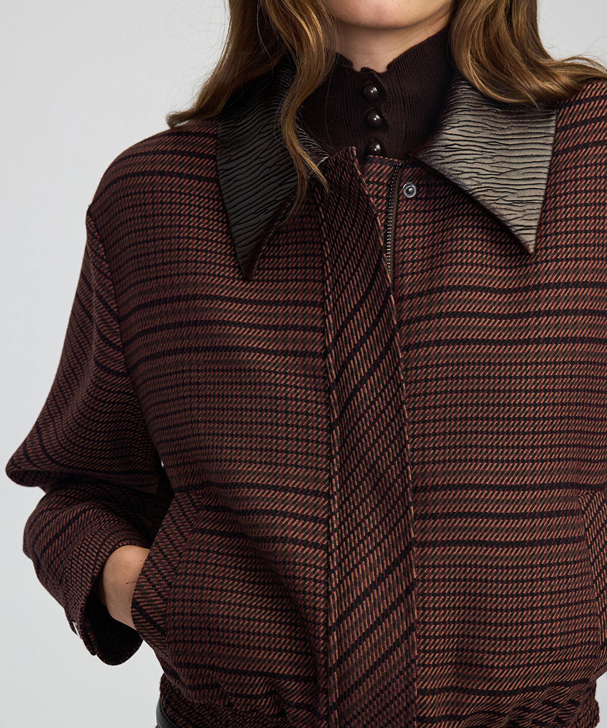 Zoomed Contrast Collar Checked Jacket