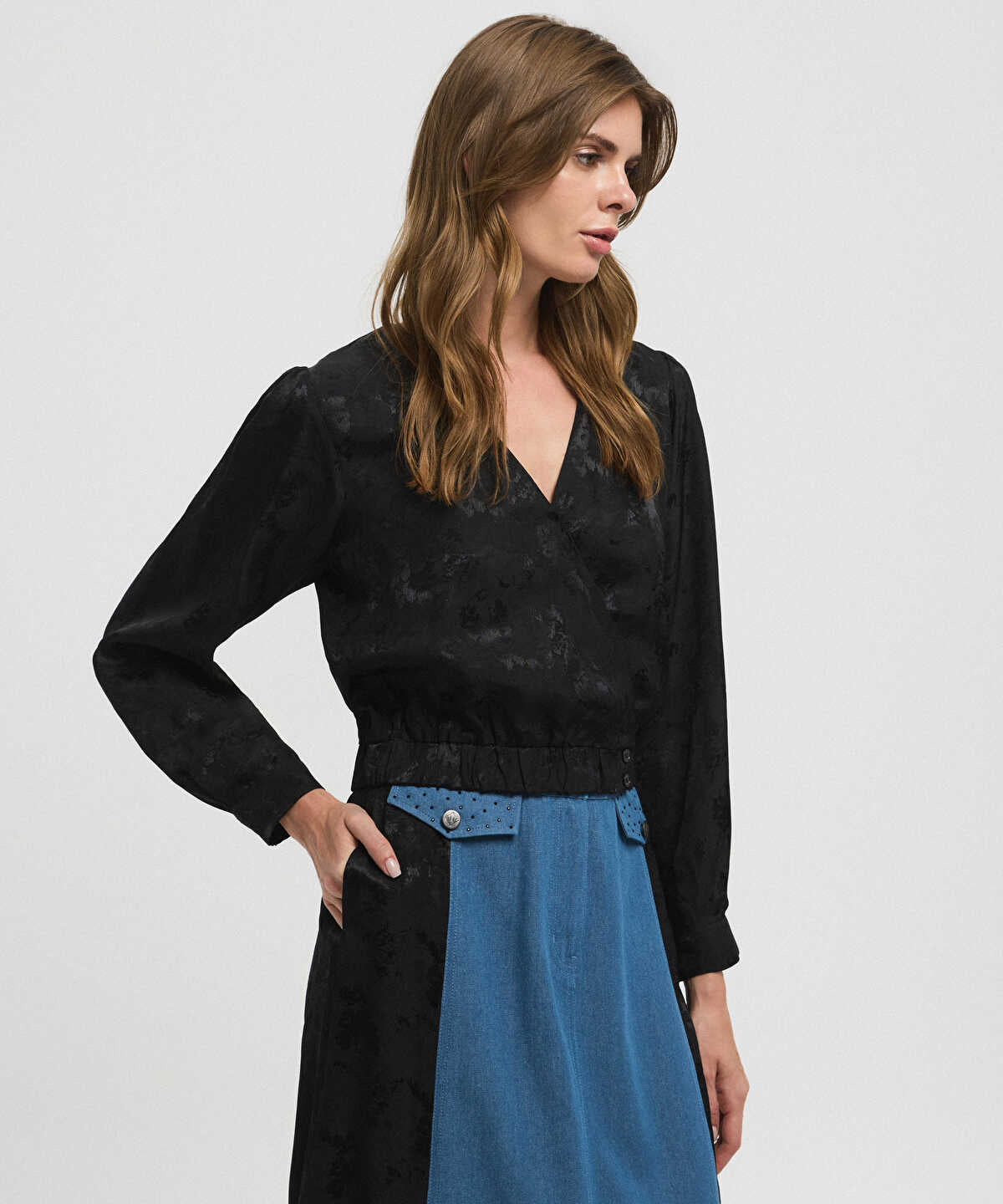 Zoomed Jacquard Blouse