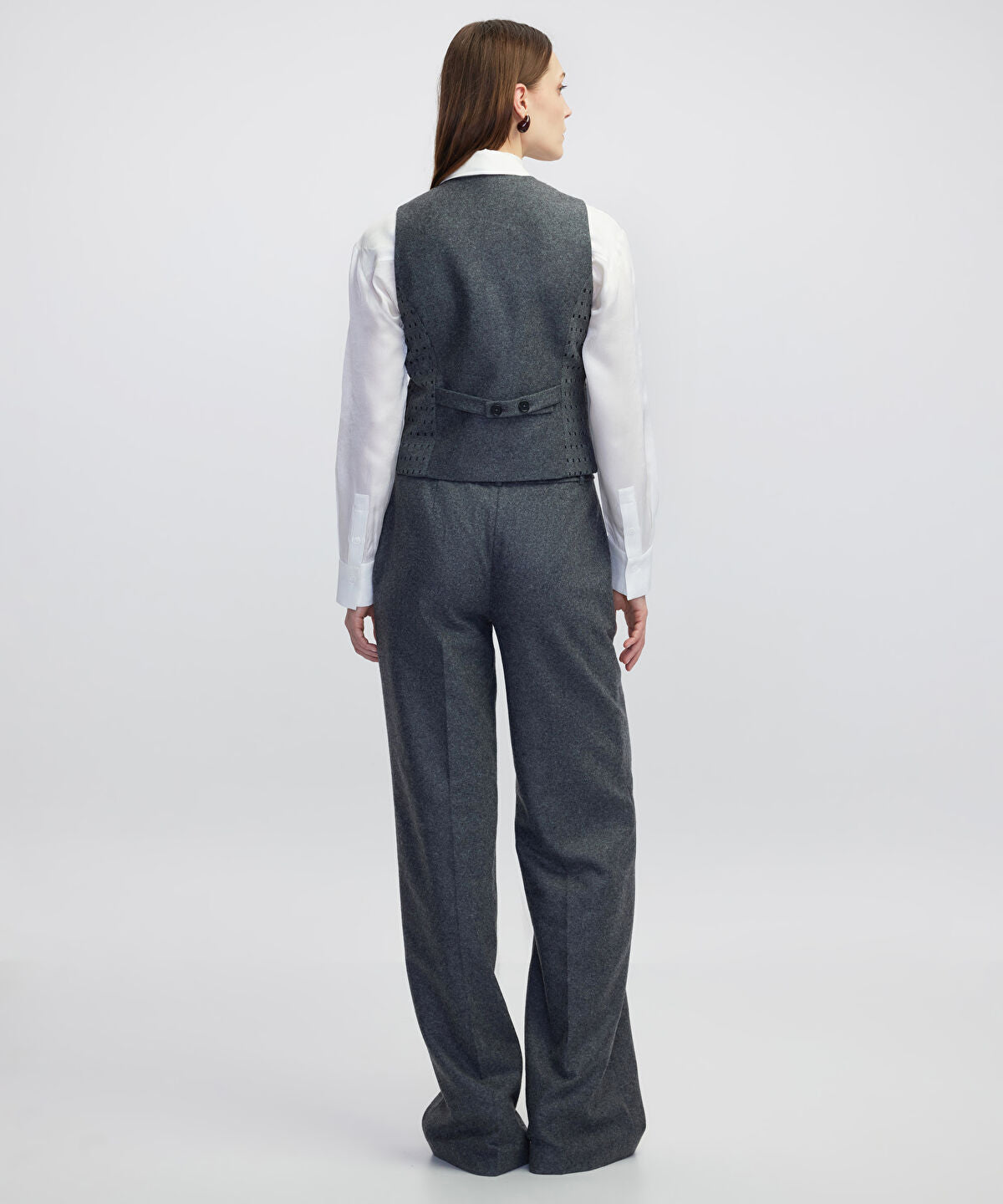 Zoomed Cutout Vest