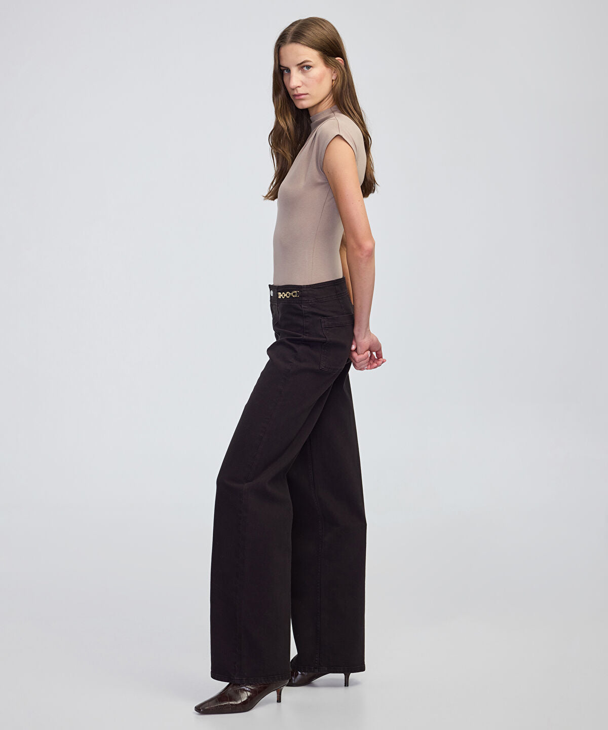 Zoomed Embellished Jeans