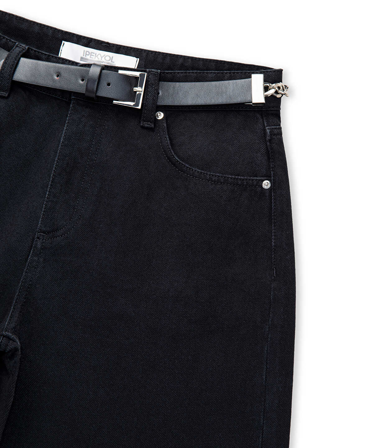 Zoomed Belted Wide-Leg Jeans