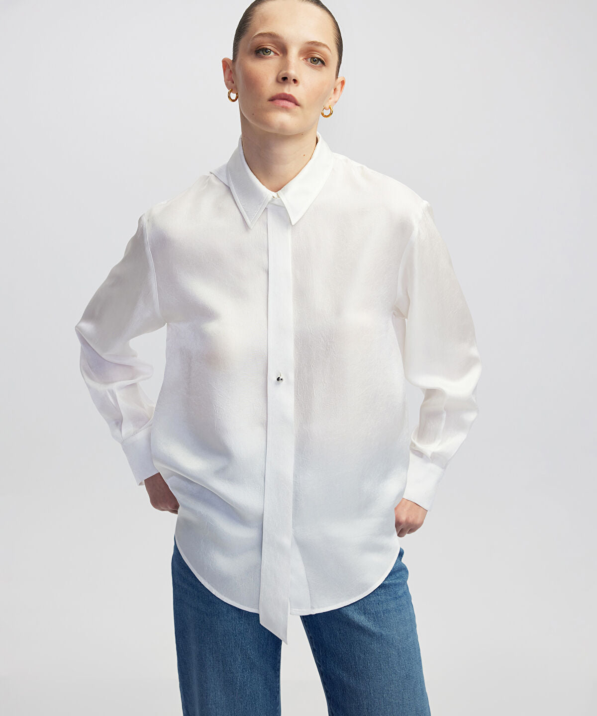 Zoomed Shirt with Metal Buttons