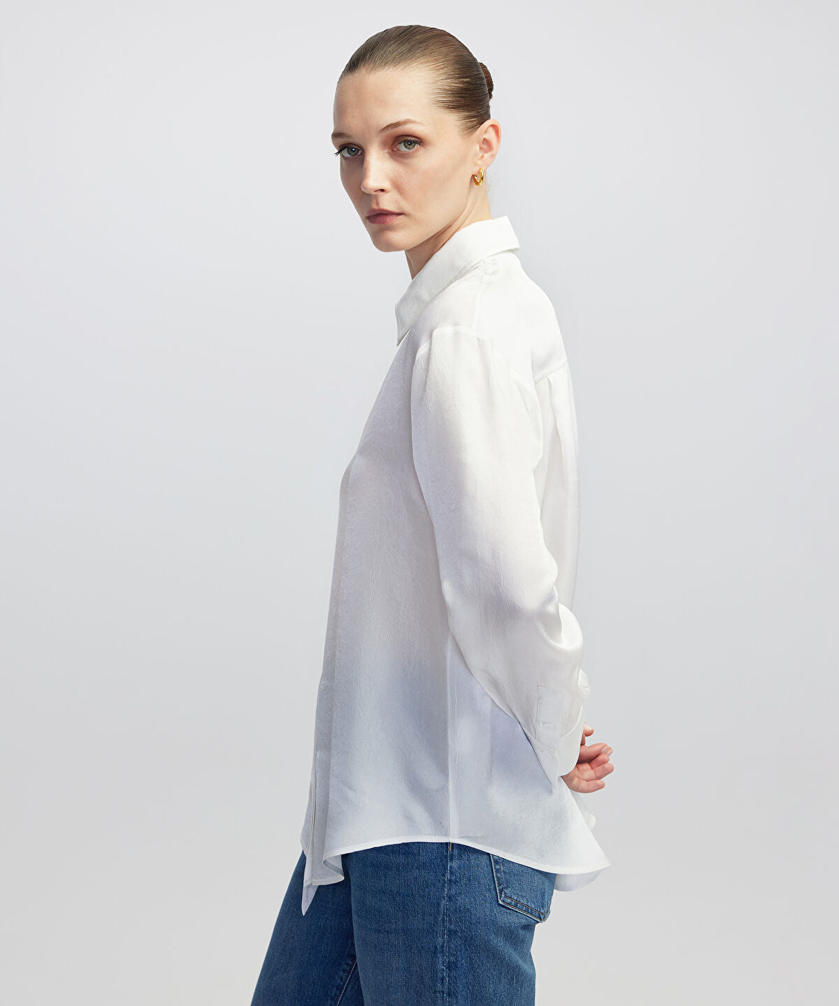 Zoomed Shirt with Metal Buttons