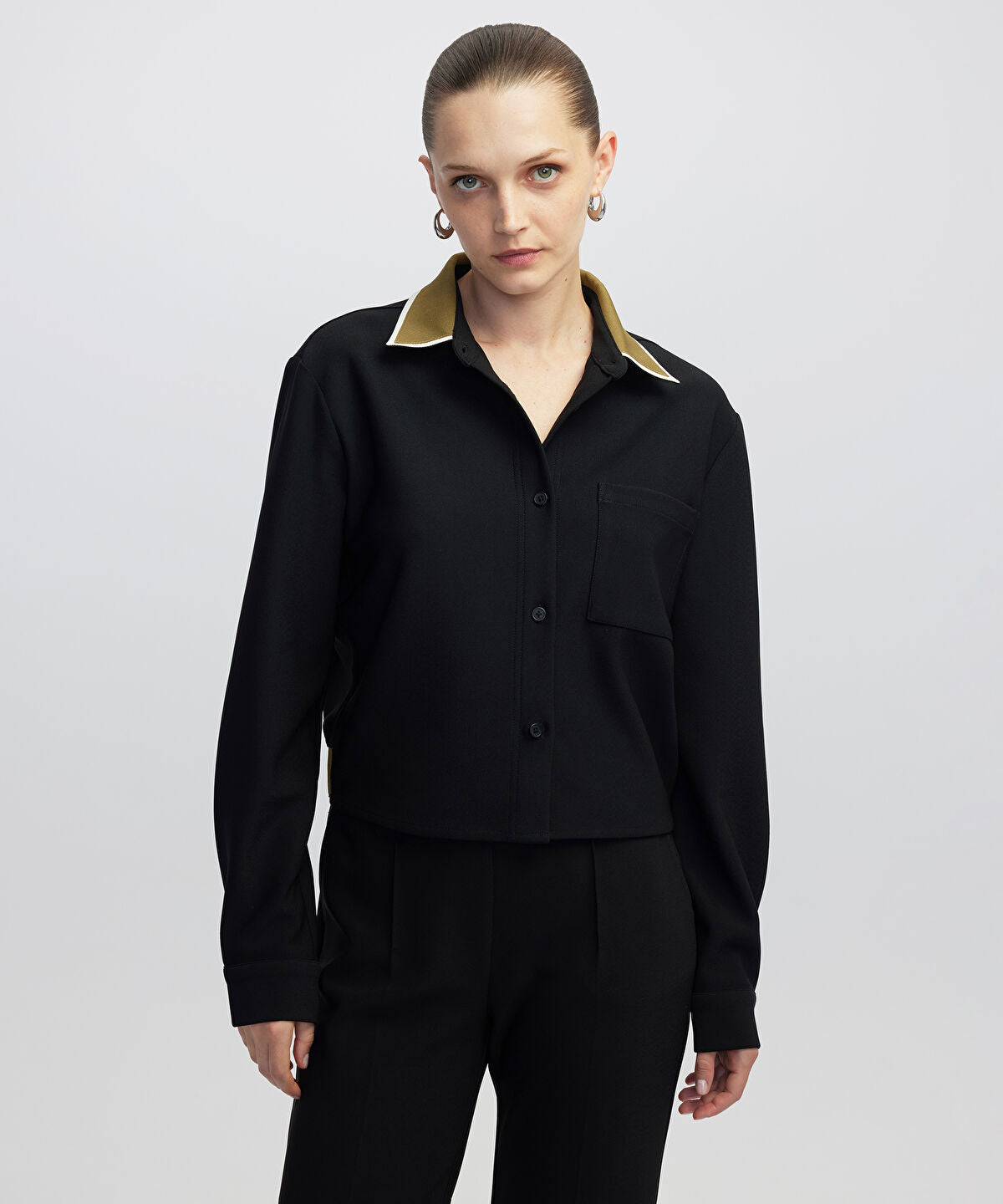 Zoomed Contrast Collar Shirt