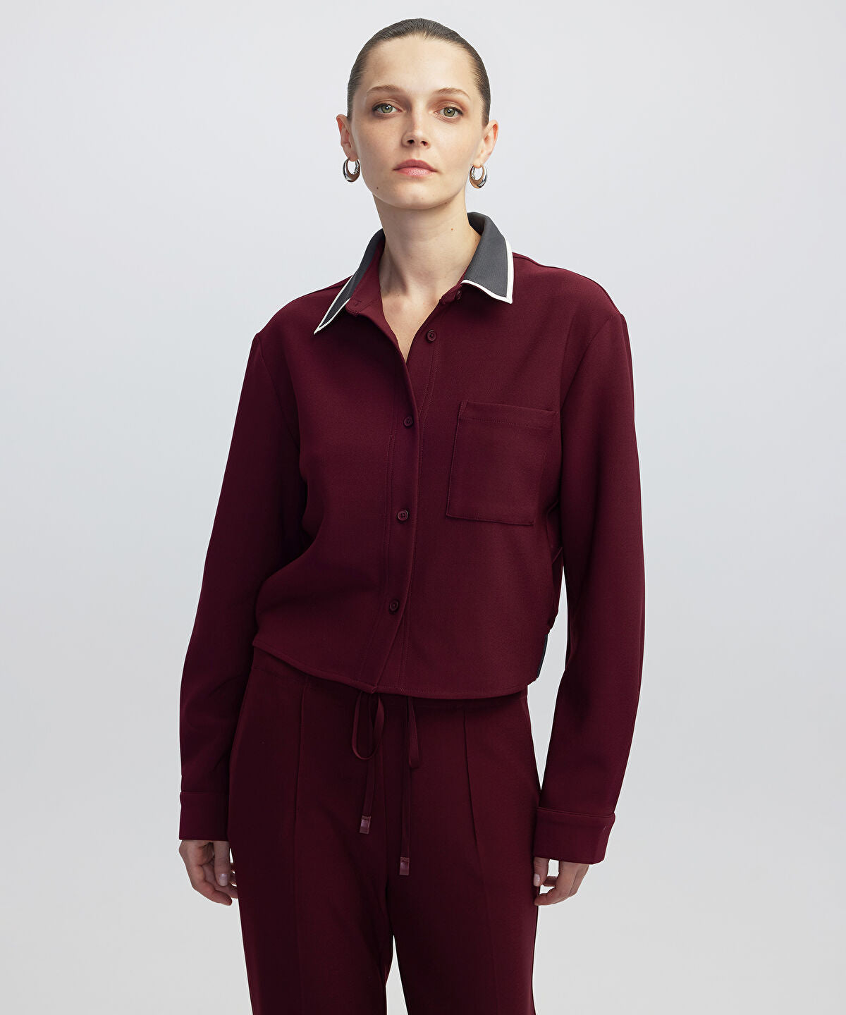 Zoomed Contrast Collar Shirt