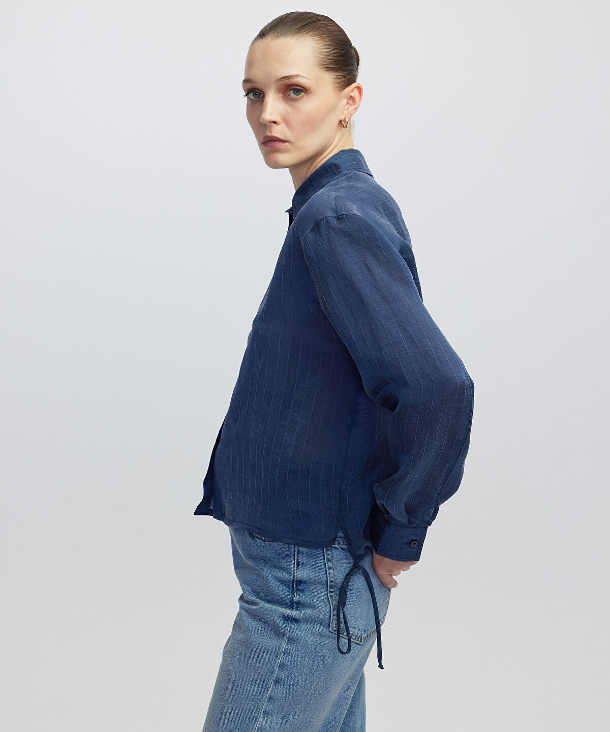 Zoomed Adjustable Back Hem Shirt