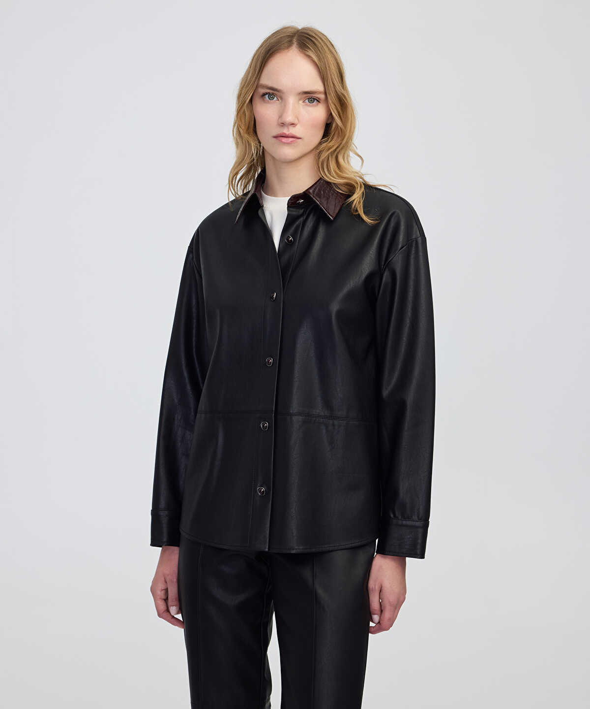 Zoomed Contrast Collar Leather-Effect Shirt 