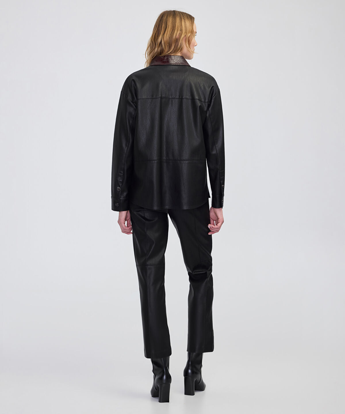 Zoomed Contrast Collar Leather-Effect Shirt 