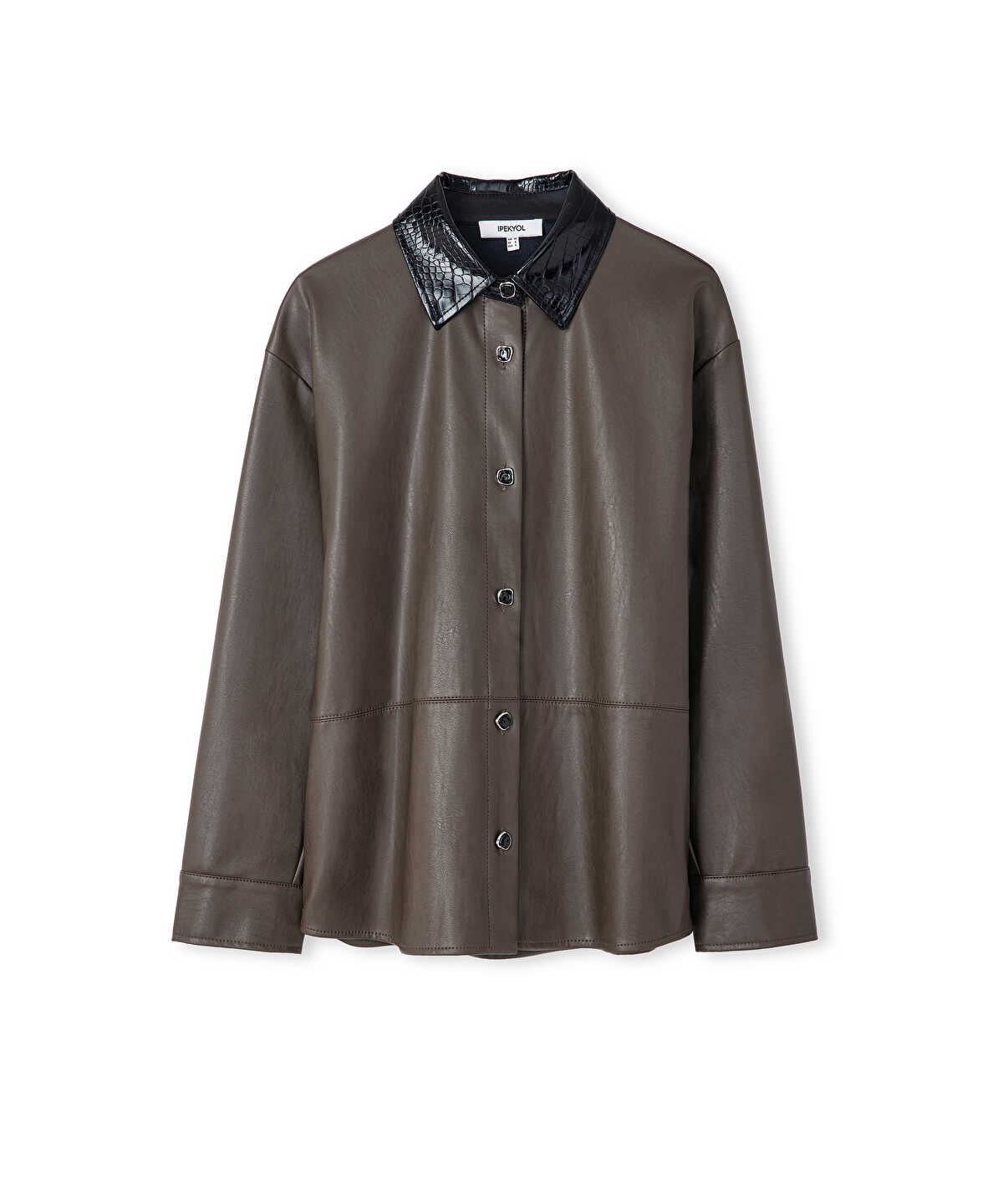 Zoomed Contrast Collar Leather-Effect Shirt 