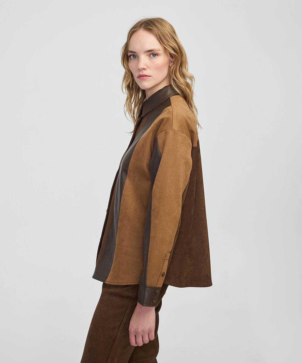 Zoomed Color-Block Mixed Shirt