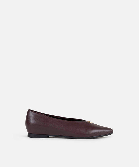 Pointed-Toe Leather-Effect Flats